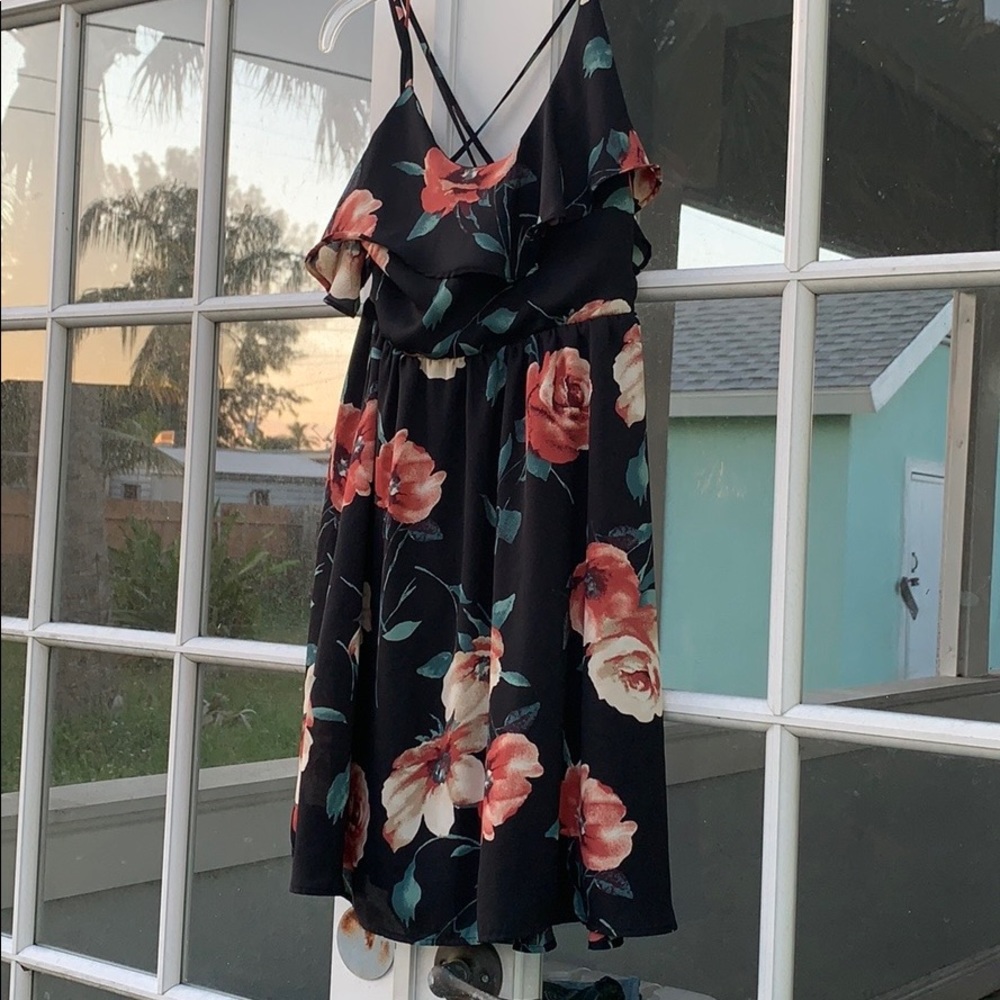 Dress - Picture 3 of 3